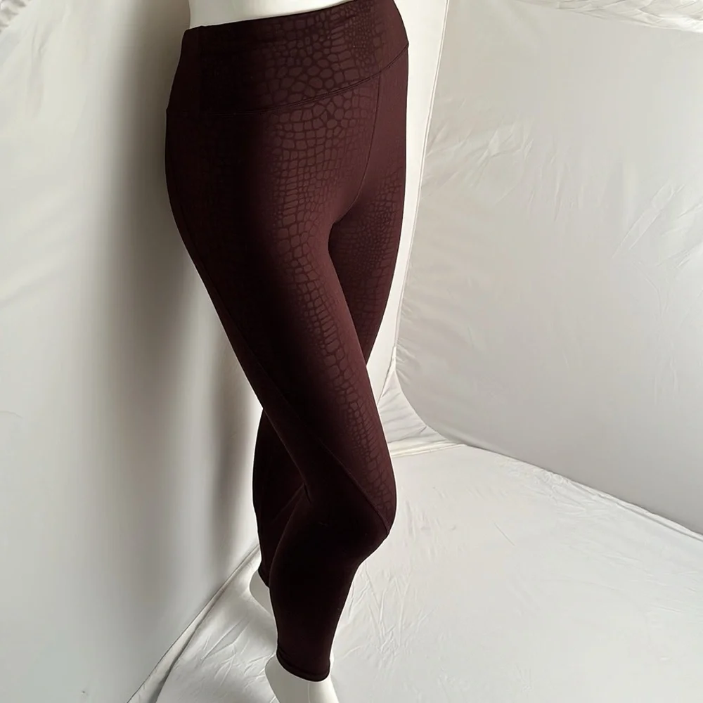 Sweaty Betty All Day maroon snake textured 7/8 leggings